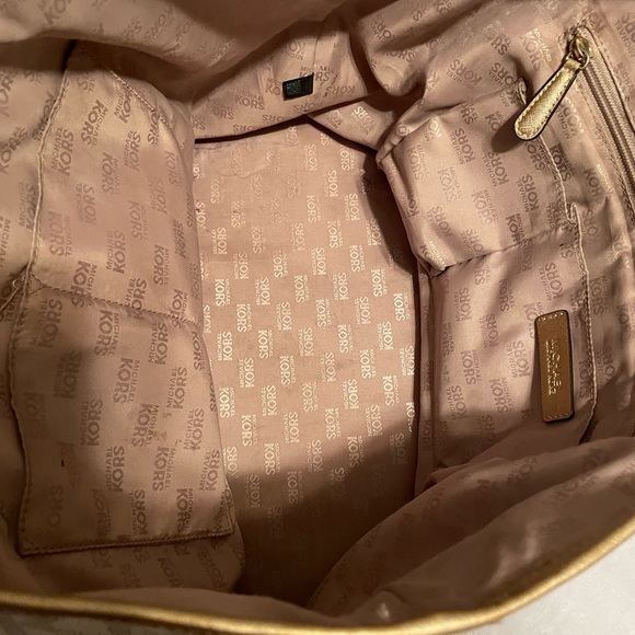 2 Michael kors bags - Picture 3 of 16